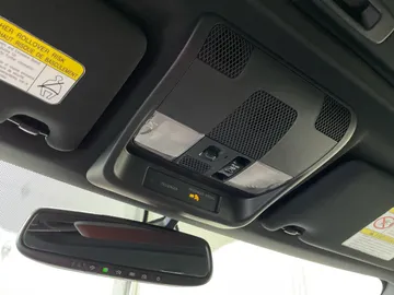 2020 Mitsubishi Outlander PHEV - image 17