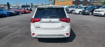 2020 Mitsubishi Outlander PHEV - image 6