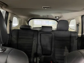 2022 Mitsubishi Outlander PHEV - image 8