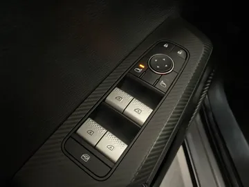 2022 Mitsubishi Outlander - image 22
