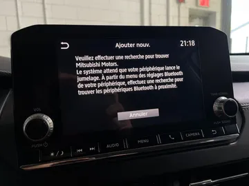 2022 Mitsubishi Outlander - image 24