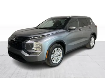 2022 Mitsubishi Outlander - image 9