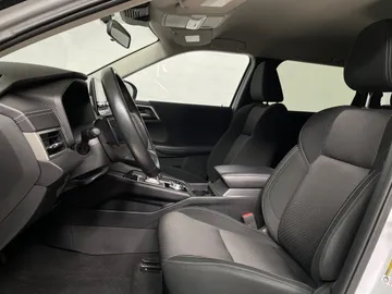 2024 Mitsubishi Outlander - image 3
