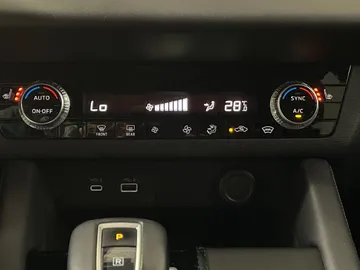 2024 Mitsubishi Outlander - image 23
