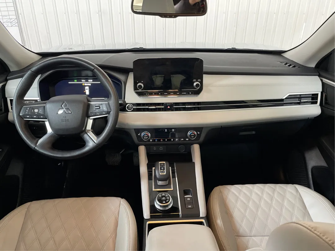 2023 Mitsubishi Outlander for sale - photo 4