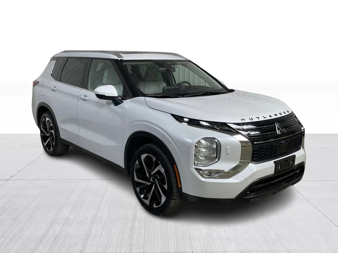 2023 Mitsubishi Outlander for sale - photo 1