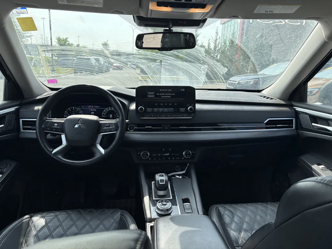 2023 Mitsubishi Outlander — photo 6
