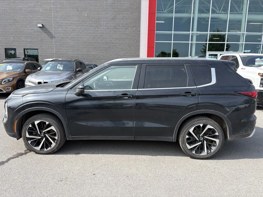 2023 Mitsubishi Outlander — photo 4