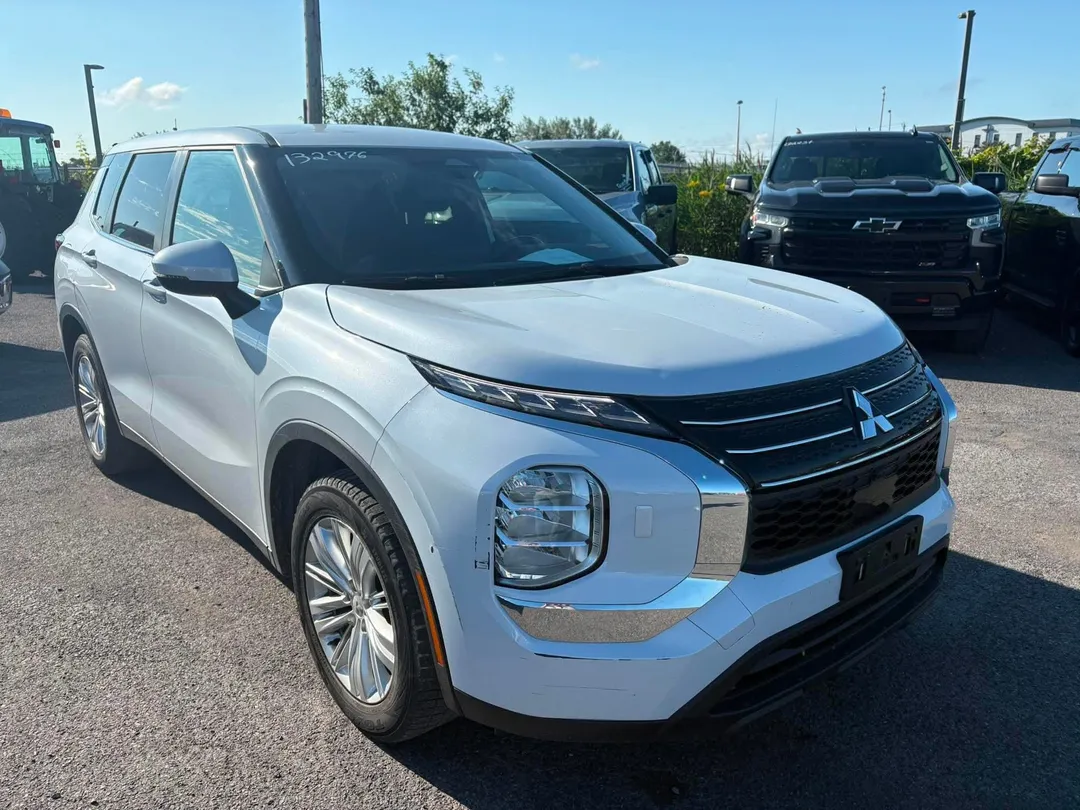 2024 Mitsubishi Outlander for sale - photo 1