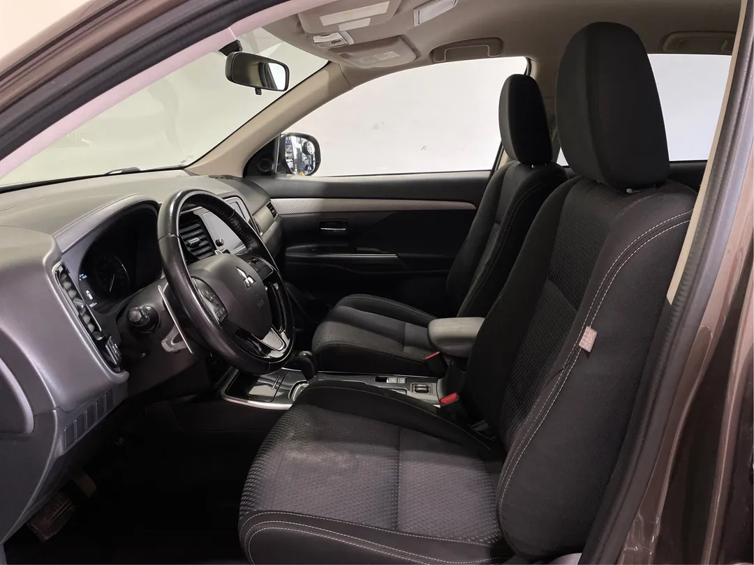 2018 Mitsubishi Outlander — photo 3
