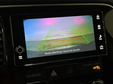 2018 Mitsubishi Outlander - image 17