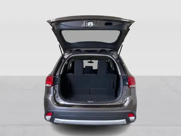 2018 Mitsubishi Outlander - image 13