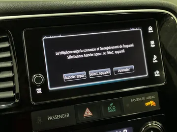 2018 Mitsubishi Outlander - image 23