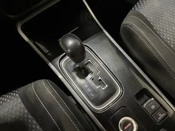 2018 Mitsubishi Outlander - image 25