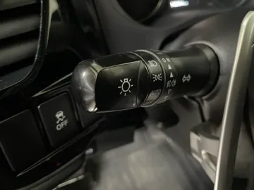 2020 Mitsubishi Outlander - image 19