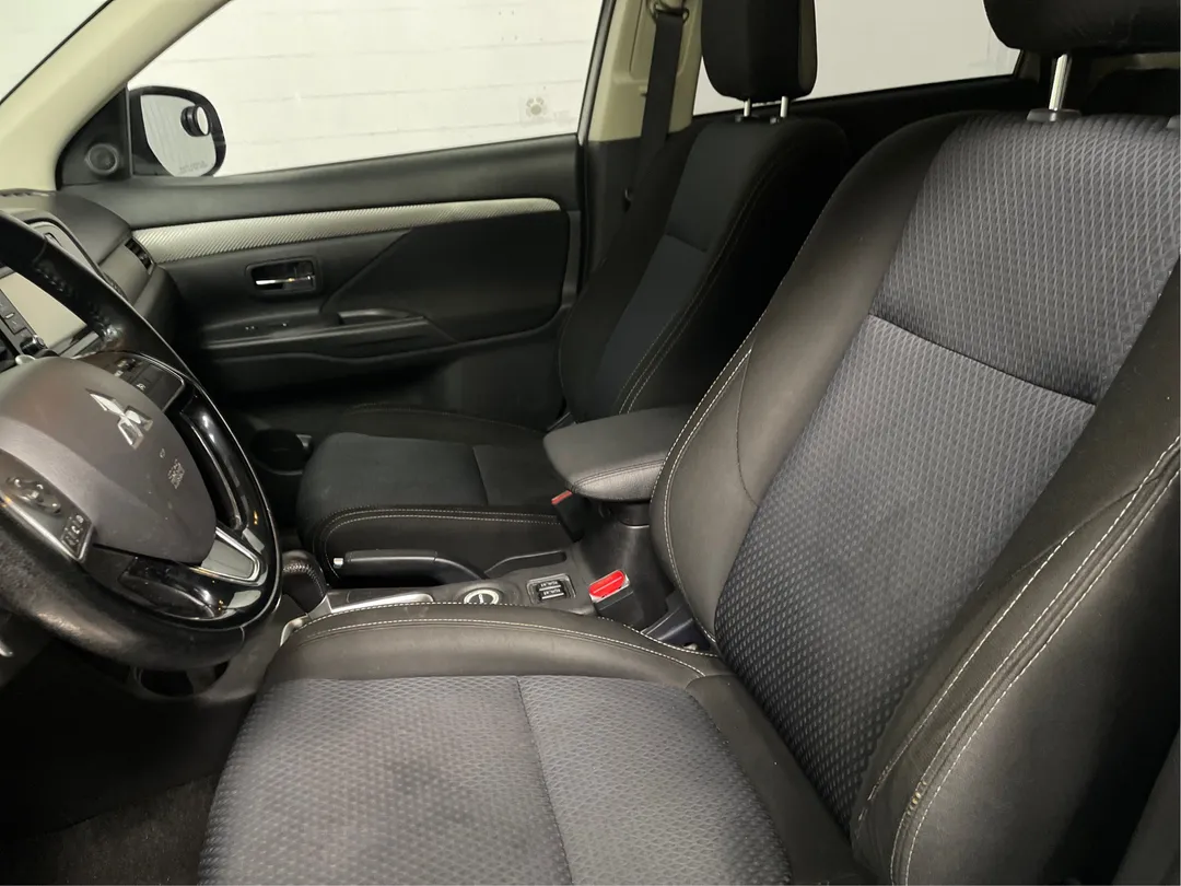 2016 Mitsubishi Outlander — photo 3