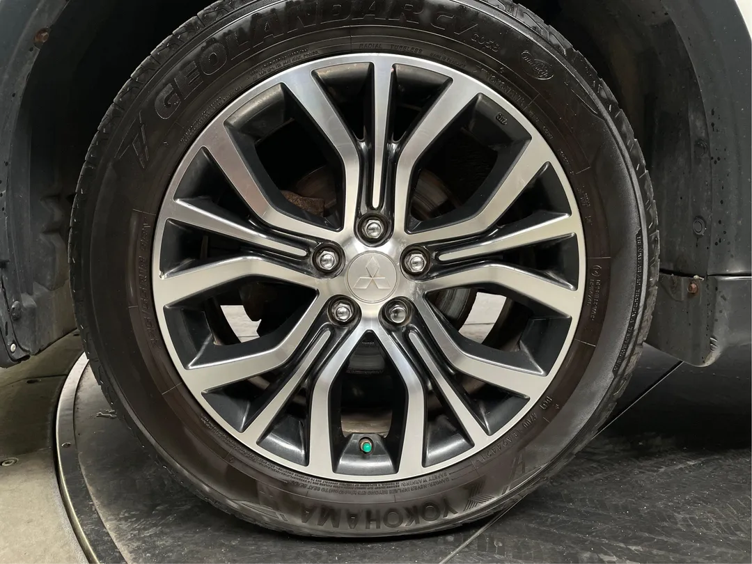 2016 Mitsubishi Outlander — photo 6
