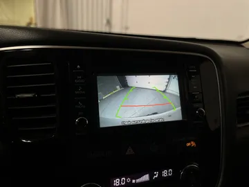 2016 Mitsubishi Outlander - image 22