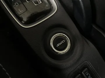 2016 Mitsubishi Outlander - image 25