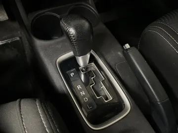 2016 Mitsubishi Outlander - image 26