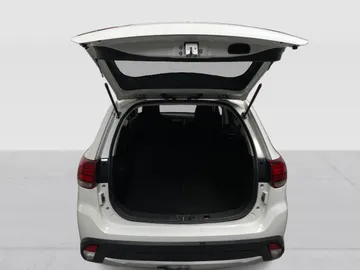 2016 Mitsubishi Outlander - image 13
