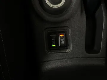 2016 Mitsubishi Outlander - image 24