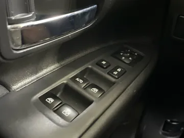 2017 Mitsubishi Outlander - image 22