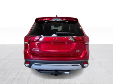 2020 Mitsubishi Outlander - image 13
