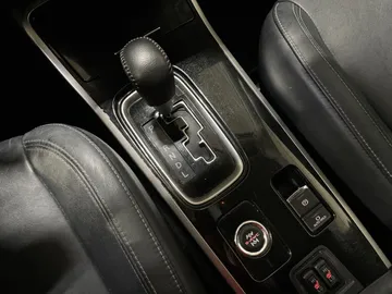2020 Mitsubishi Outlander - image 30