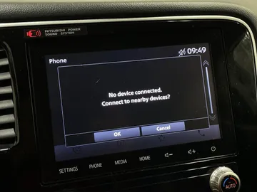 2020 Mitsubishi Outlander - image 28