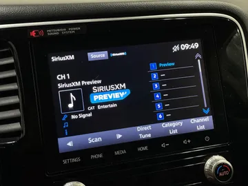 2020 Mitsubishi Outlander - image 31