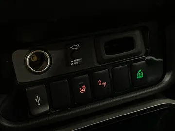 2020 Mitsubishi Outlander - image 29