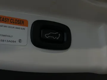 2020 Mitsubishi Outlander - image 23