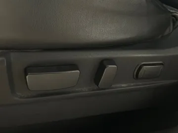 2020 Mitsubishi Outlander - image 21