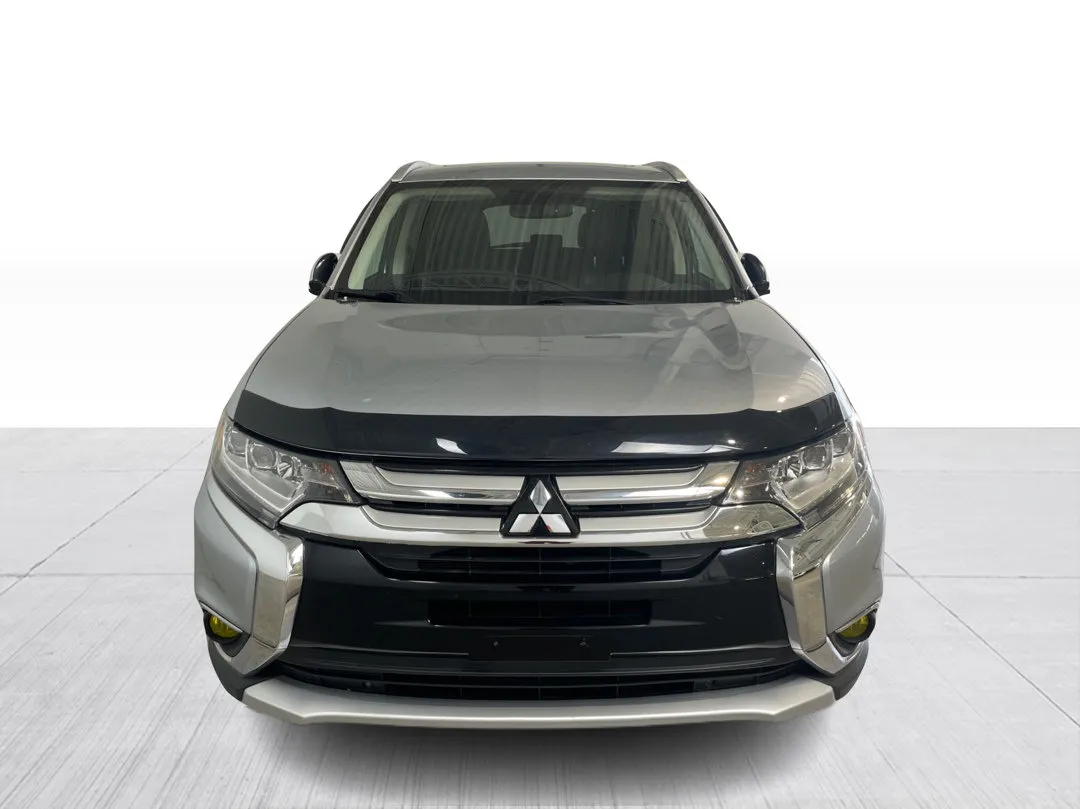 2016 Mitsubishi Outlander — photo 2