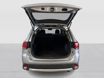 2016 Mitsubishi Outlander - image 13