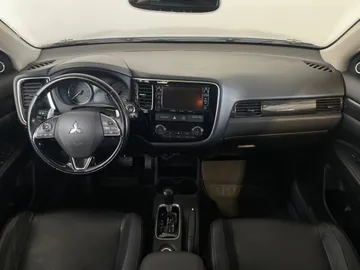 2016 Mitsubishi Outlander - image 20