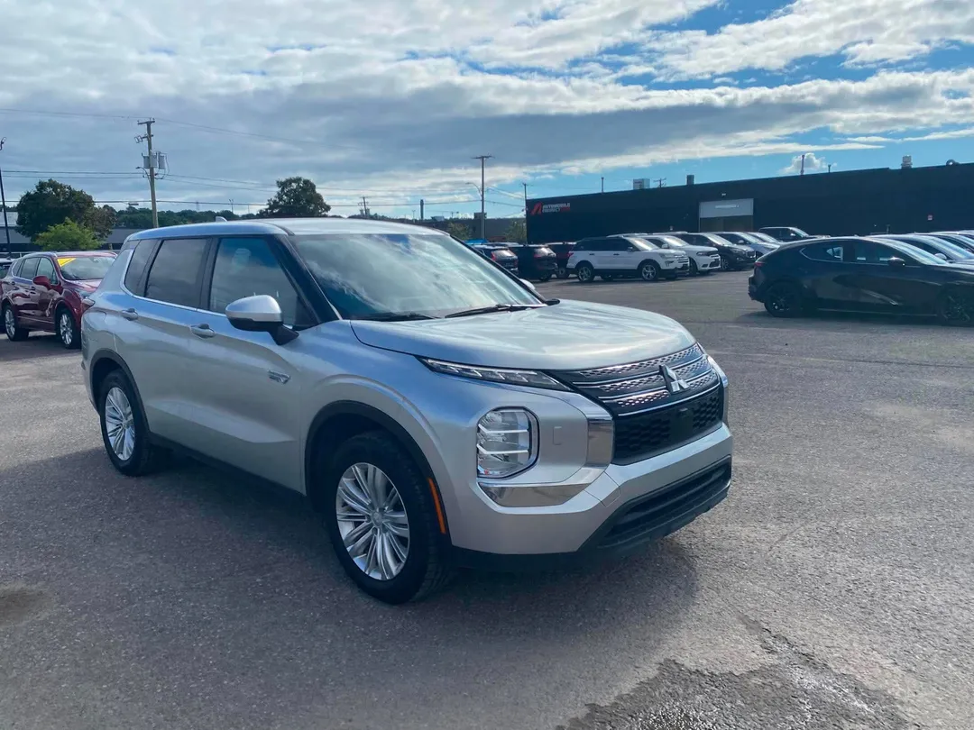 Mitsubishi Outlander PHEV 2023 à vendre - photo 1
