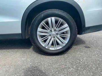 2023 Mitsubishi Outlander PHEV - image 10