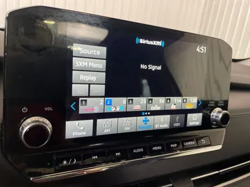2025 Mitsubishi Outlander Plug-In Hybrid - image 35