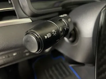 2025 Mitsubishi Outlander Plug-In Hybrid - image 19