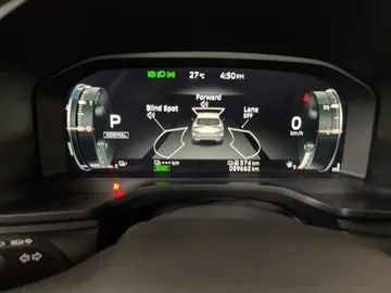 2025 Mitsubishi Outlander Plug-In Hybrid - image 17