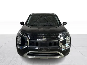 2025 Mitsubishi Outlander Plug-In Hybrid - image 8