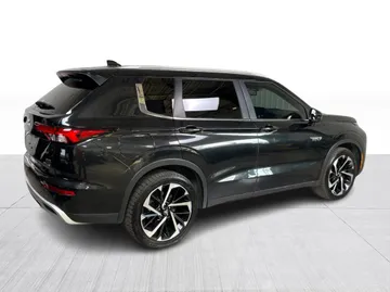 2025 Mitsubishi Outlander Plug-In Hybrid - image 14