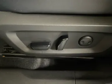 2025 Mitsubishi Outlander Plug-In Hybrid - image 20