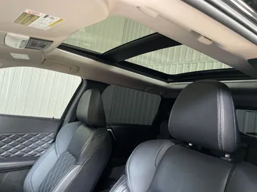 2025 Mitsubishi Outlander Plug-In Hybrid - image 6