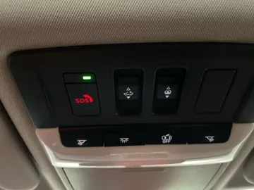 2025 Mitsubishi Outlander Plug-In Hybrid - image 16
