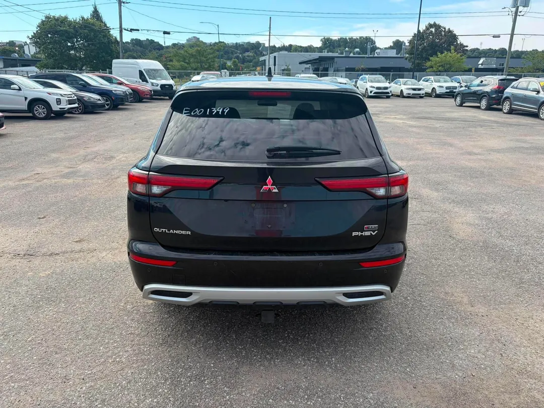 2024 Mitsubishi Outlander Plug-In Hybrid LE, photo 5