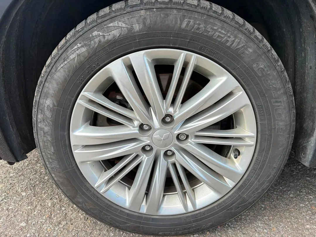 2024 Mitsubishi Outlander Plug-In Hybrid LE, photo 8