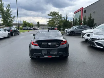 2023 Toyota GR86 - image 6